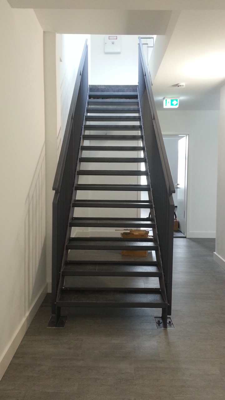 Sanierung Wohn- und Geschäftshaus Treppe